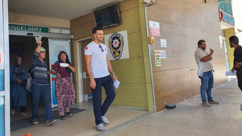 Parmaklarını salça makinesine kaptırdı