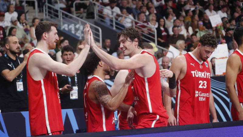 EuroBasket 2025 elçisi 12 Dev Adam'ın şampiyonluk şansının olduğu söyledi