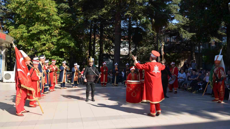 Bursa’da hastalar mehter takımı ile moral buldu