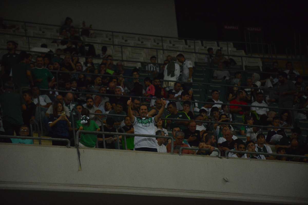 (FOTO GALERİ) Bursaspor-Arnavutköy Belediyespor Maçı Taraftar Fotoğrafları