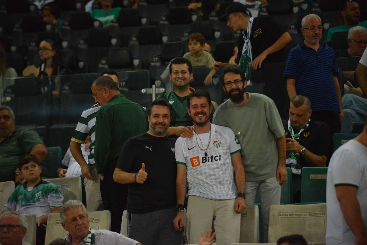 (FOTO GALERİ) Bursaspor-Arnavutköy Belediyespor Maçı Taraftar Fotoğrafları