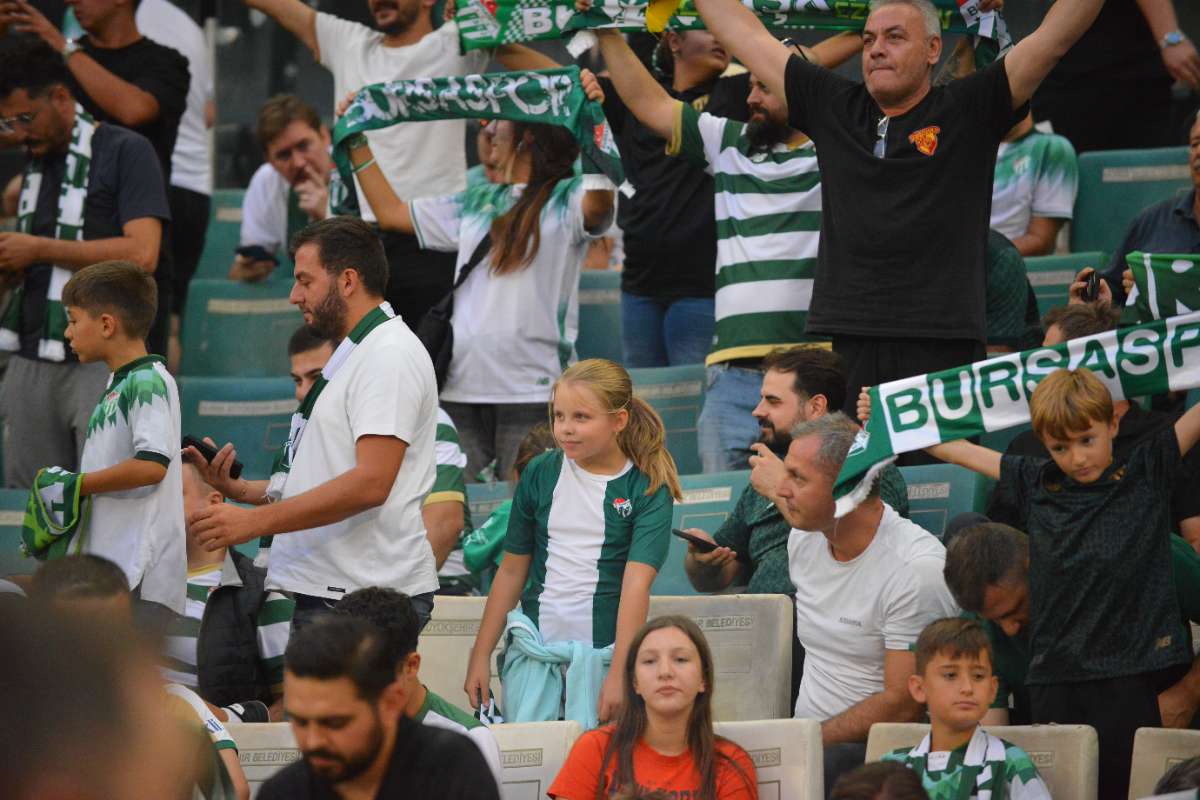 (FOTO GALERİ) Bursaspor-Arnavutköy Belediyespor Maçı Taraftar Fotoğrafları