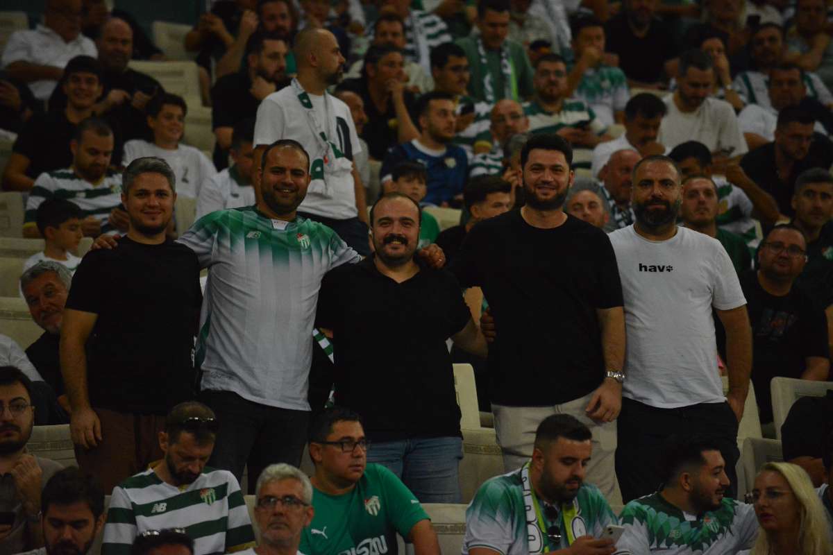 (FOTO GALERİ) Bursaspor-Arnavutköy Belediyespor Maçı Taraftar Fotoğrafları