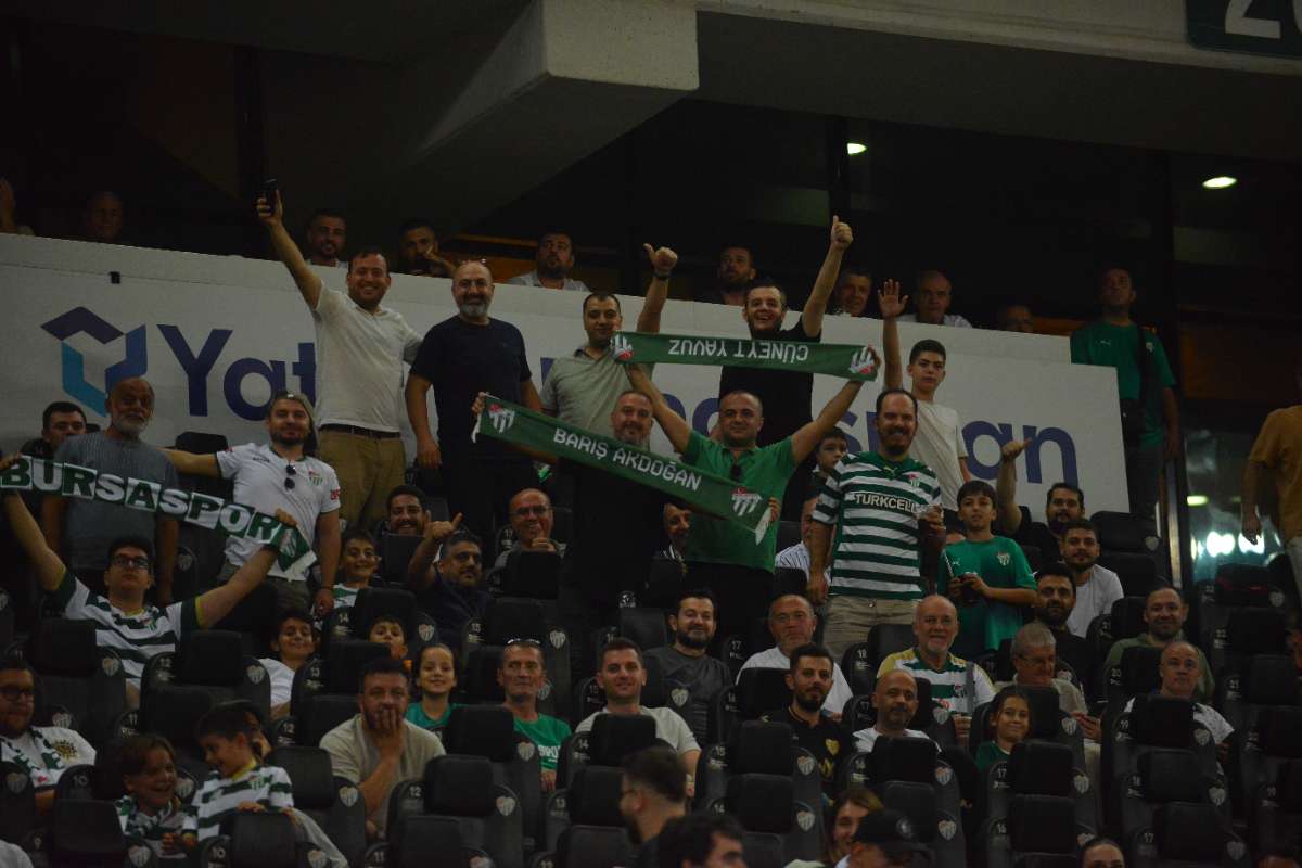 (FOTO GALERİ) Bursaspor-Arnavutköy Belediyespor Maçı Taraftar Fotoğrafları