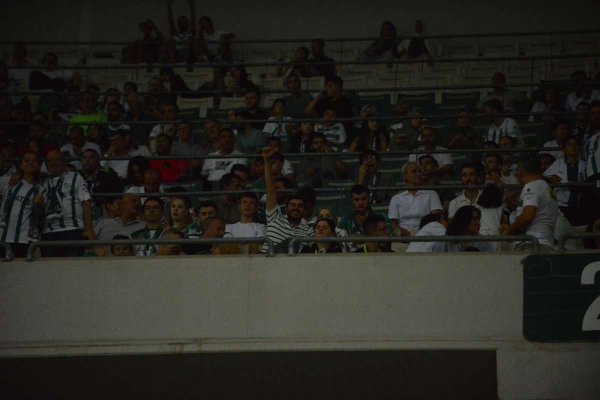 (FOTO GALERİ) Bursaspor-Arnavutköy Belediyespor Maçı Taraftar Fotoğrafları