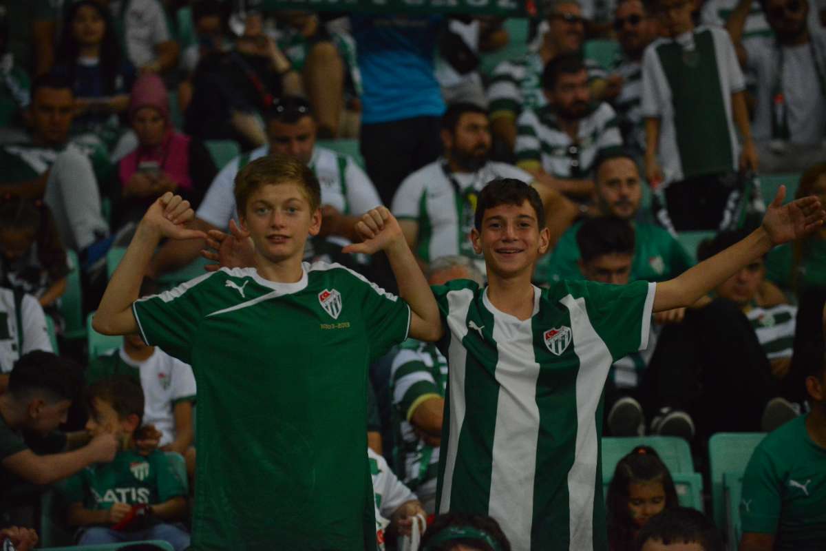 (FOTO GALERİ) Bursaspor-Arnavutköy Belediyespor Maçı Taraftar Fotoğrafları