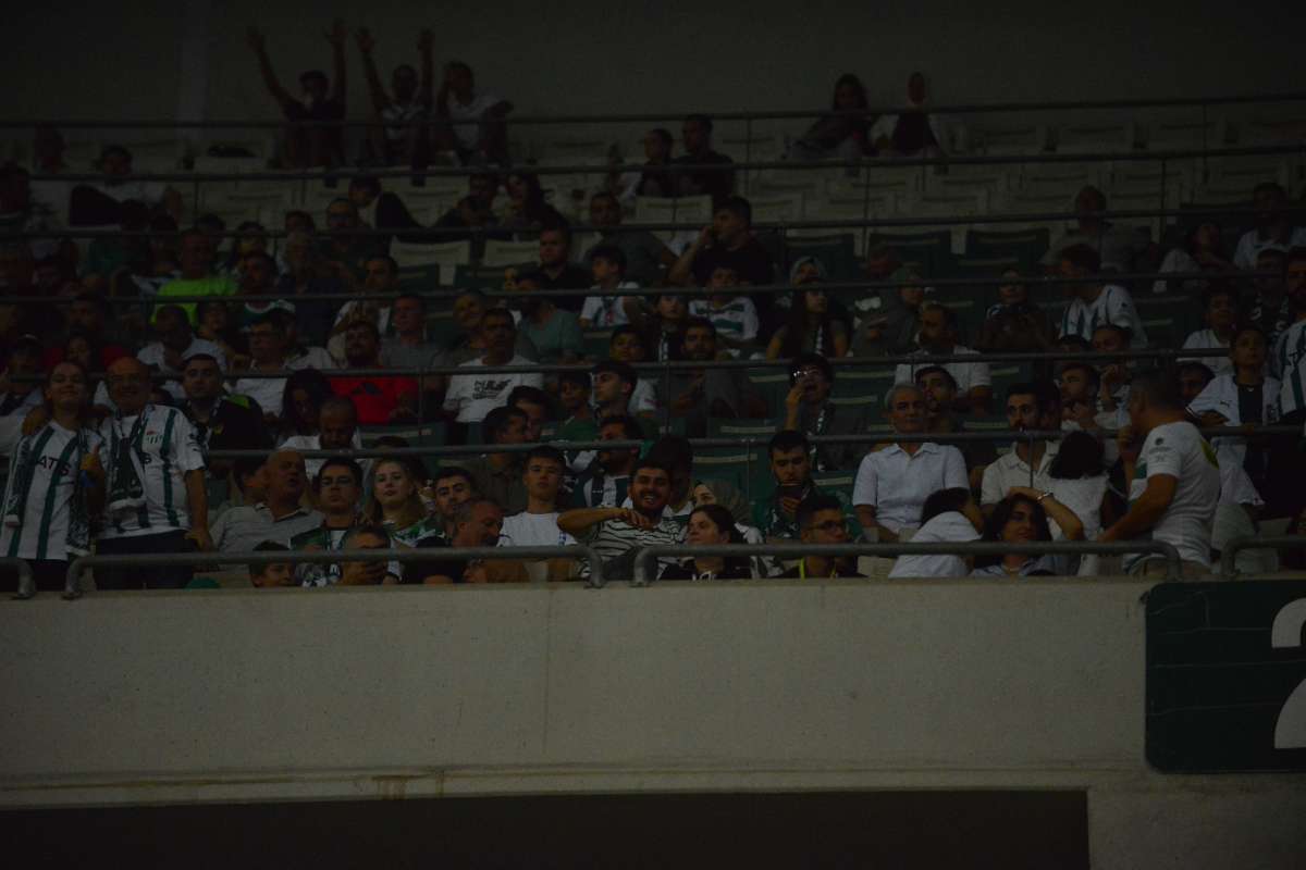 (FOTO GALERİ) Bursaspor-Arnavutköy Belediyespor Maçı Taraftar Fotoğrafları