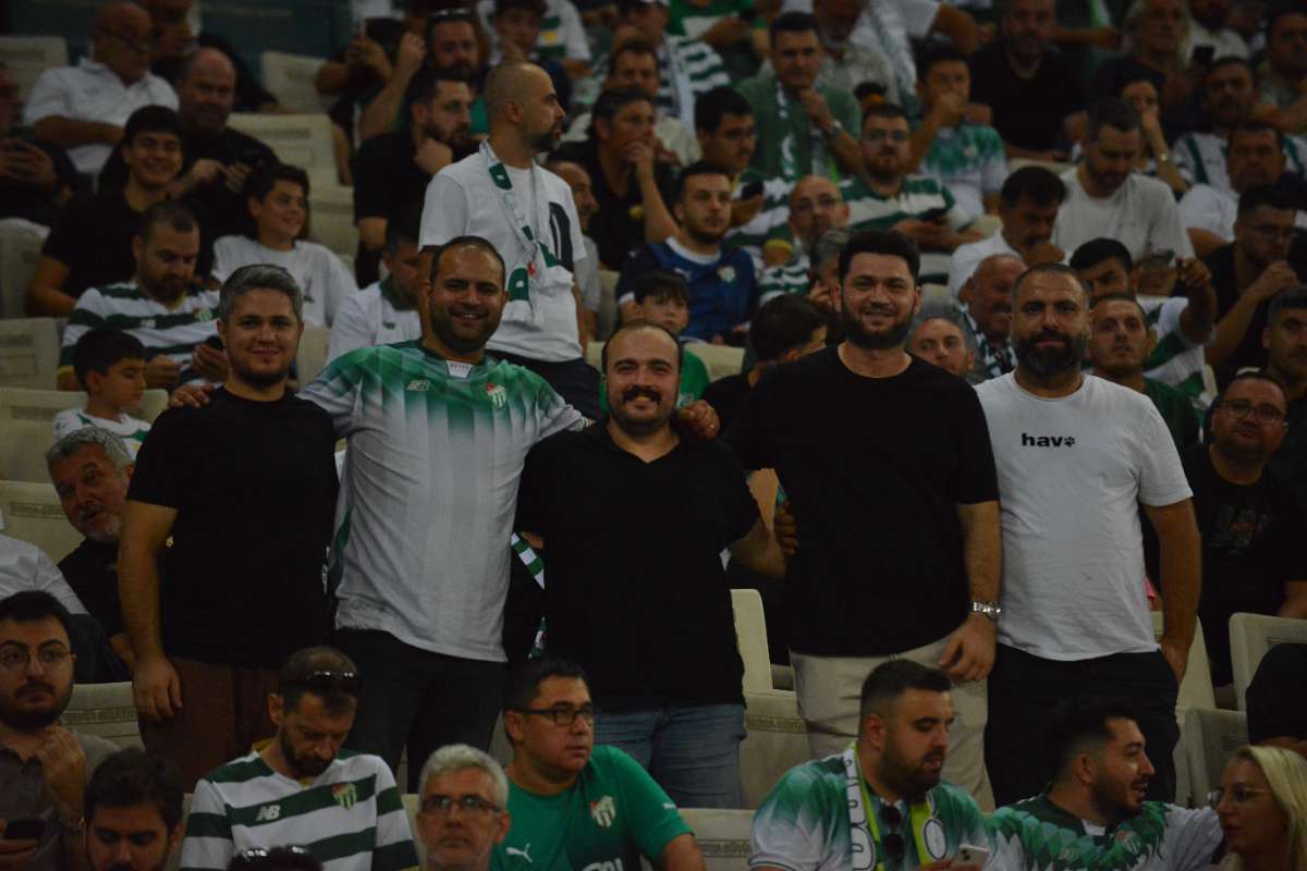 (FOTO GALERİ) Bursaspor-Arnavutköy Belediyespor Maçı Taraftar Fotoğrafları