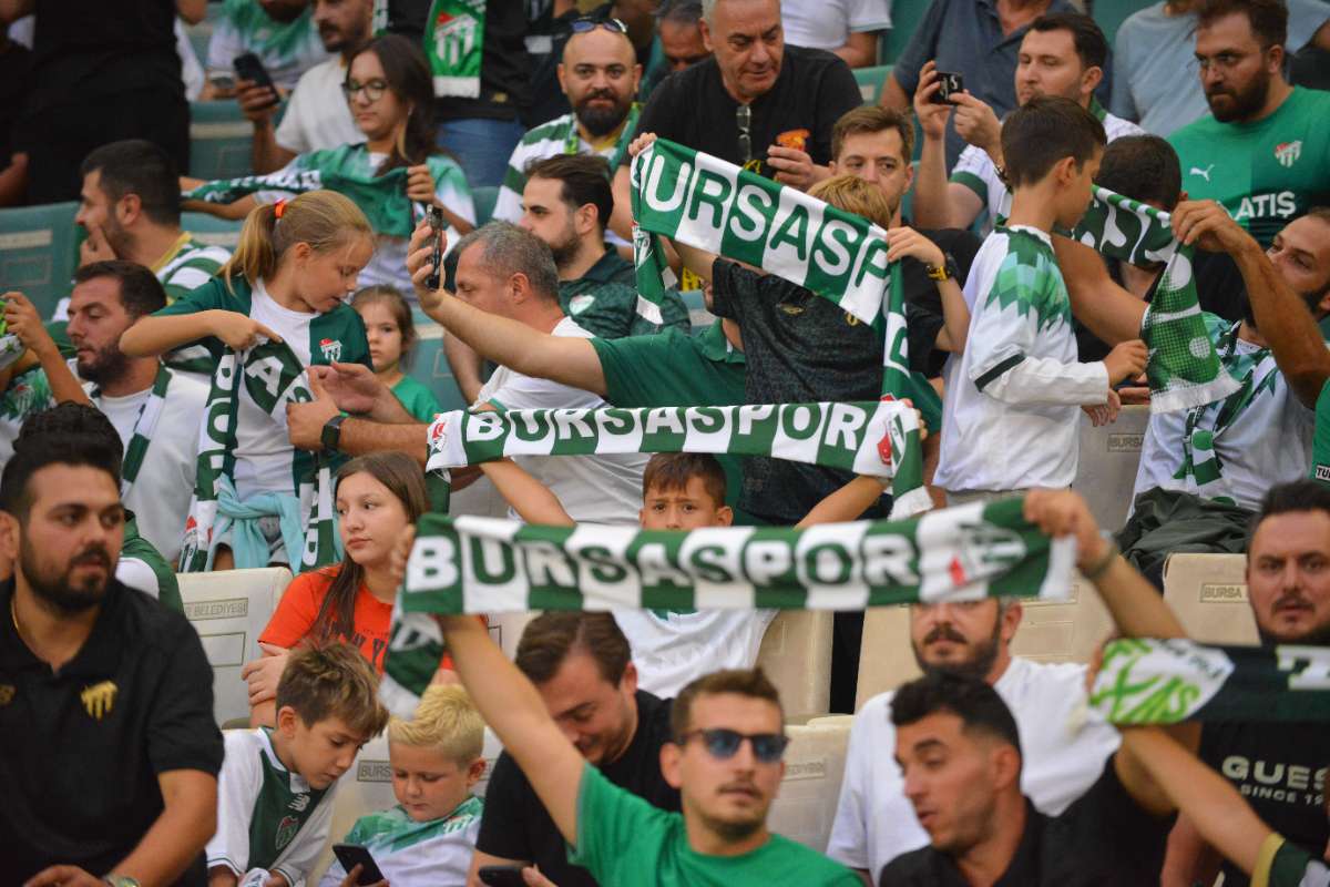 (FOTO GALERİ) Bursaspor-Arnavutköy Belediyespor Maçı Taraftar Fotoğrafları