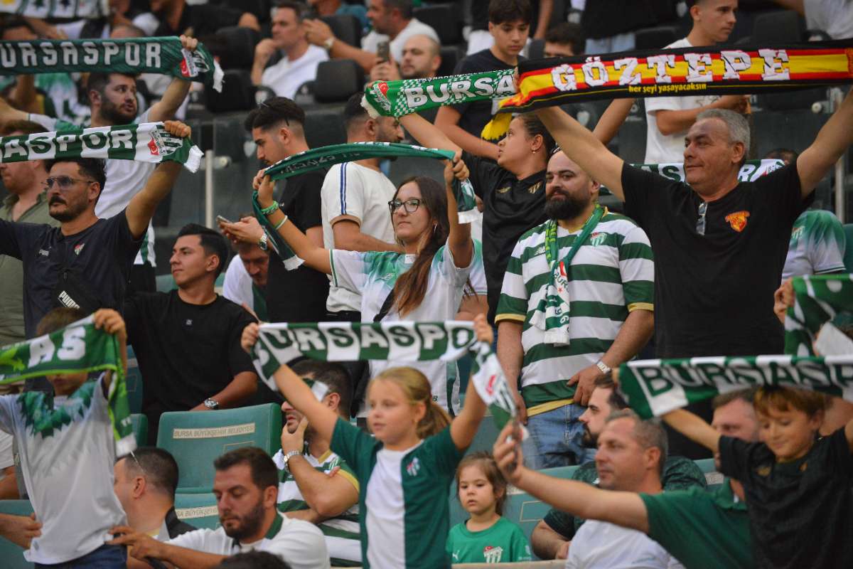 (FOTO GALERİ) Bursaspor-Arnavutköy Belediyespor Maçı Taraftar Fotoğrafları