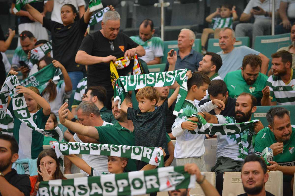 (FOTO GALERİ) Bursaspor-Arnavutköy Belediyespor Maçı Taraftar Fotoğrafları