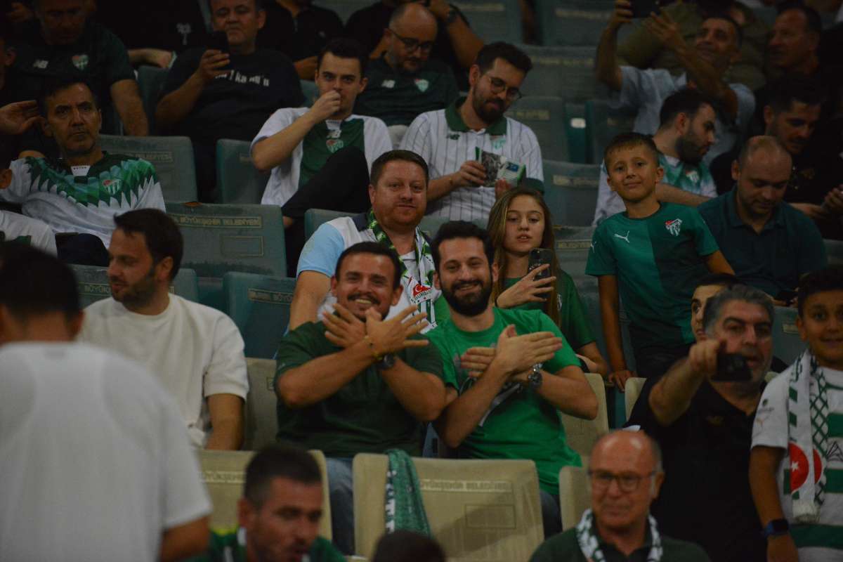 (FOTO GALERİ) Bursaspor-Arnavutköy Belediyespor Maçı Taraftar Fotoğrafları