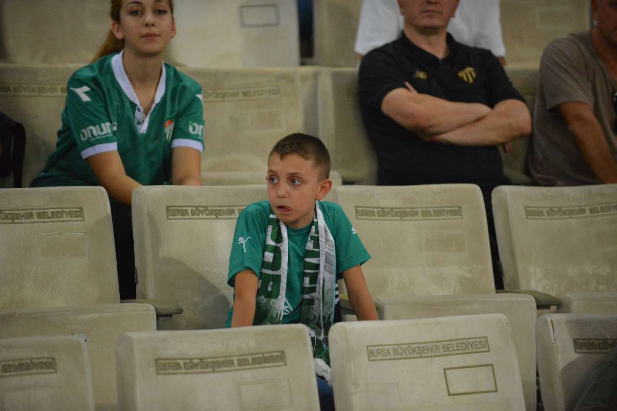 (FOTO GALERİ) Bursaspor-Arnavutköy Belediyespor Maçı Taraftar Fotoğrafları