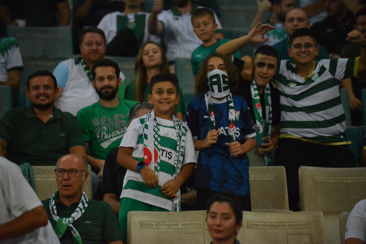 (FOTO GALERİ) Bursaspor-Arnavutköy Belediyespor Maçı Taraftar Fotoğrafları