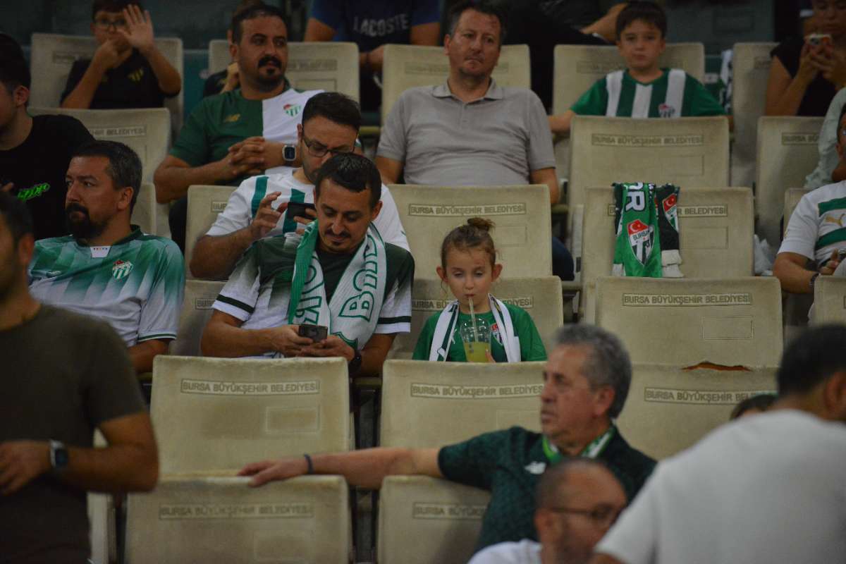 (FOTO GALERİ) Bursaspor-Arnavutköy Belediyespor Maçı Taraftar Fotoğrafları