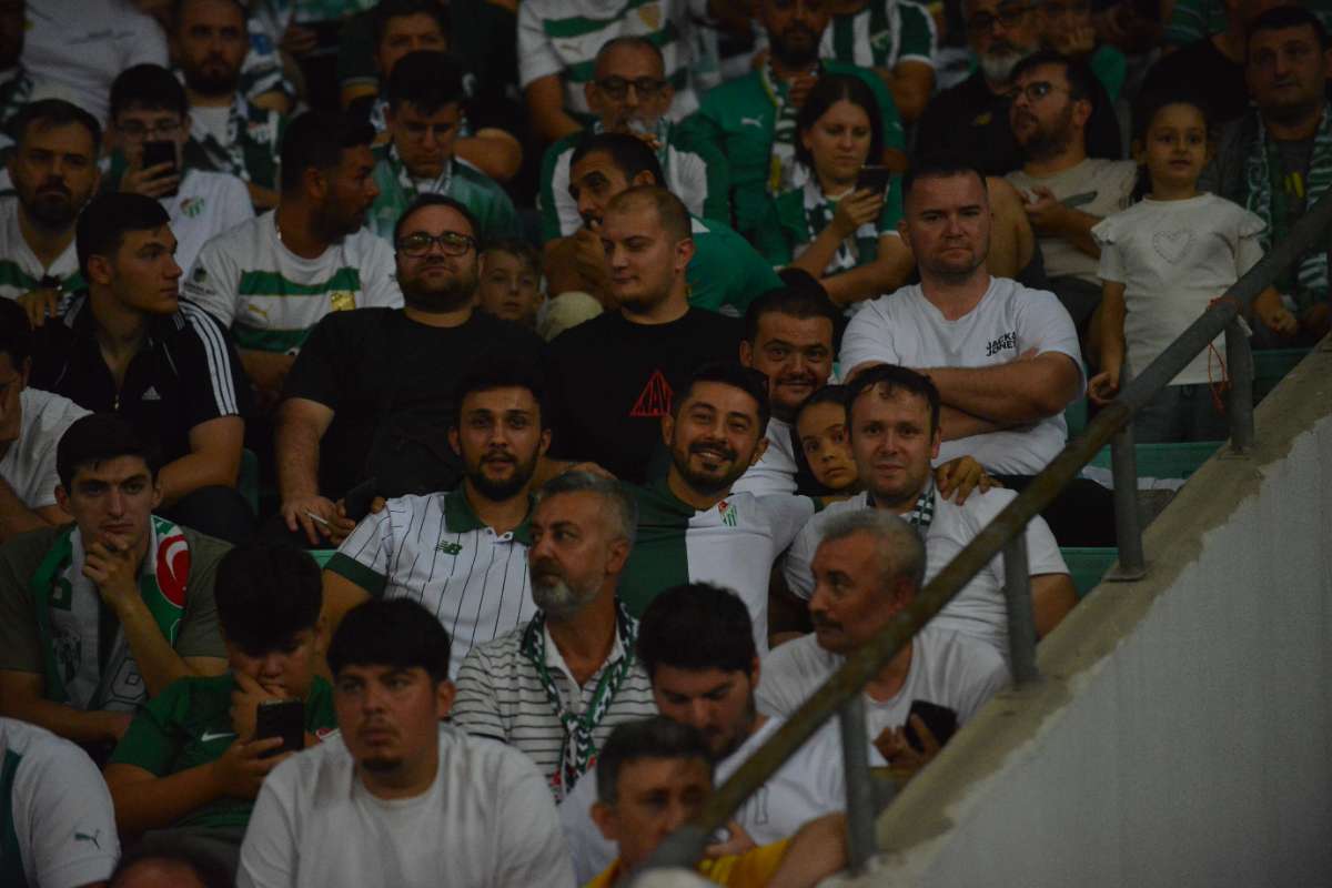 (FOTO GALERİ) Bursaspor-Arnavutköy Belediyespor Maçı Taraftar Fotoğrafları