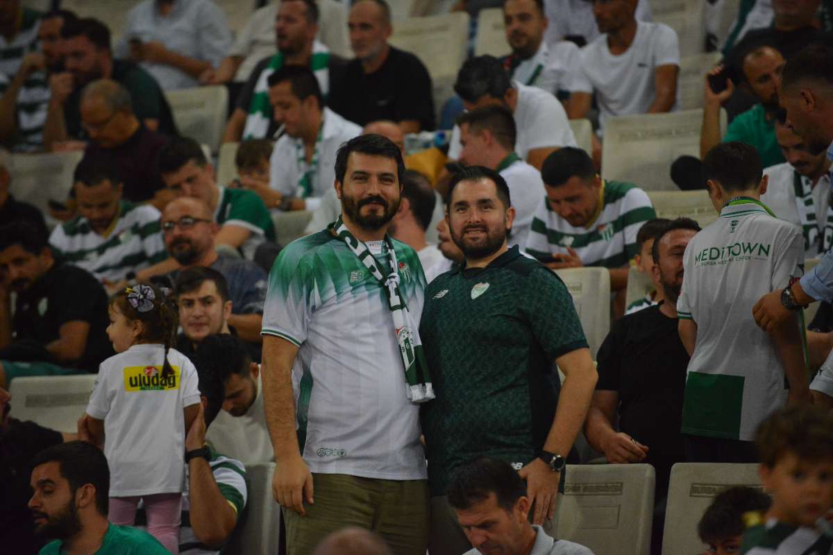 (FOTO GALERİ) Bursaspor-Arnavutköy Belediyespor Maçı Taraftar Fotoğrafları