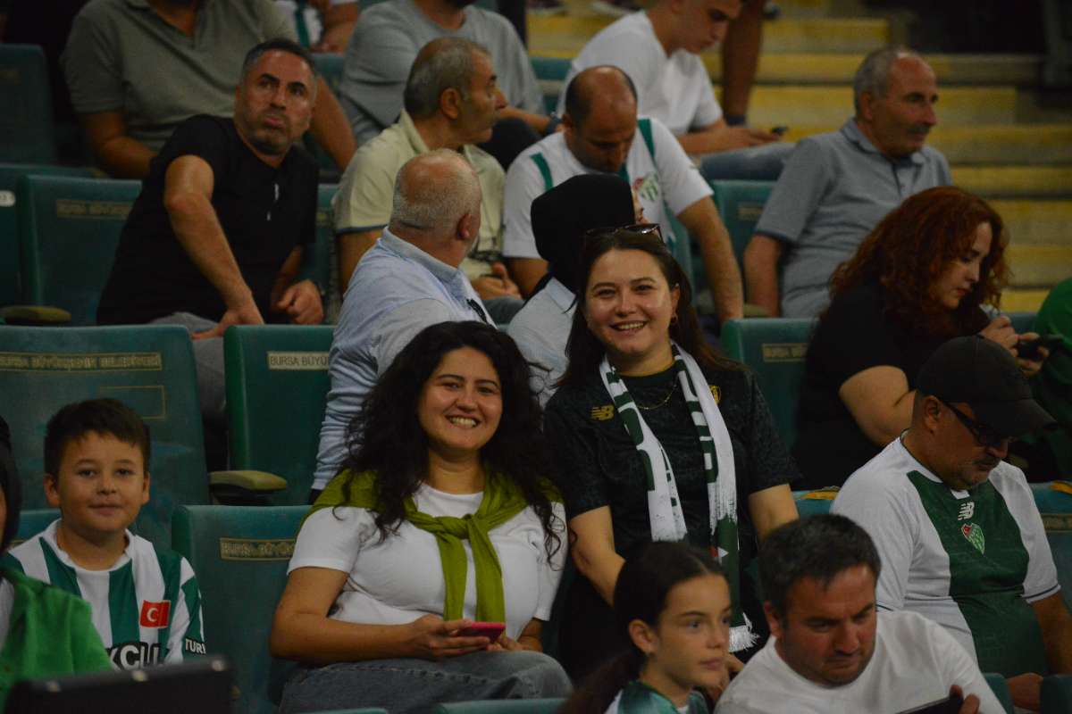 (FOTO GALERİ) Bursaspor-Arnavutköy Belediyespor Maçı Taraftar Fotoğrafları