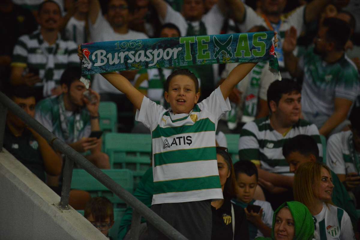 (FOTO GALERİ) Bursaspor-Arnavutköy Belediyespor Maçı Taraftar Fotoğrafları