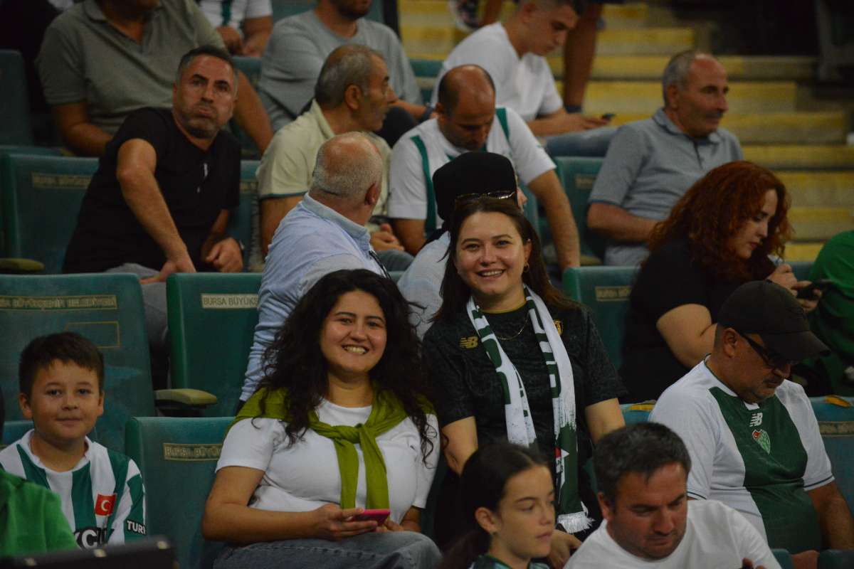 (FOTO GALERİ) Bursaspor-Arnavutköy Belediyespor Maçı Taraftar Fotoğrafları