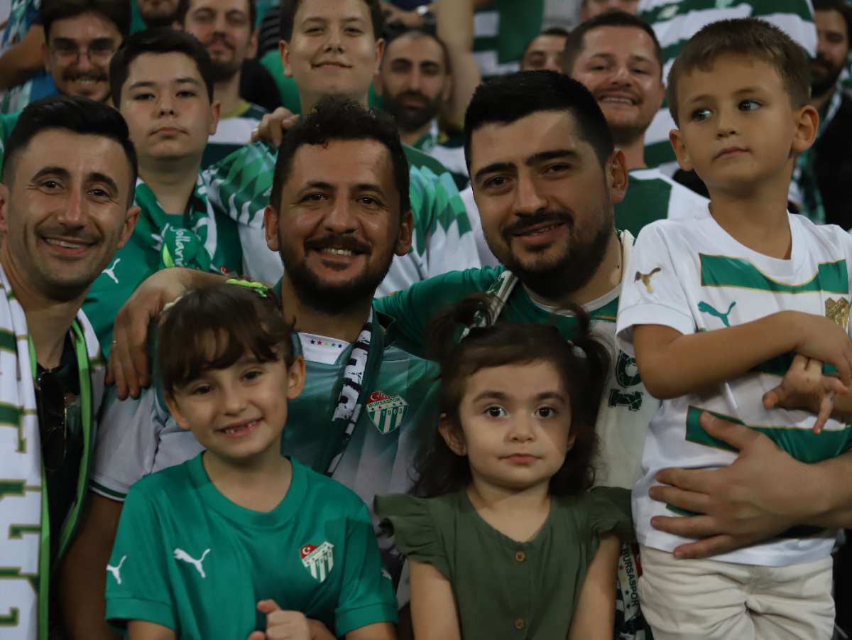(FOTO GALERİ) Bursaspor-Arnavutköy Belediyespor Maçı Taraftar Fotoğrafları