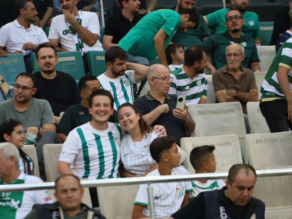 (FOTO GALERİ) Bursaspor-Arnavutköy Belediyespor Maçı Taraftar Fotoğrafları
