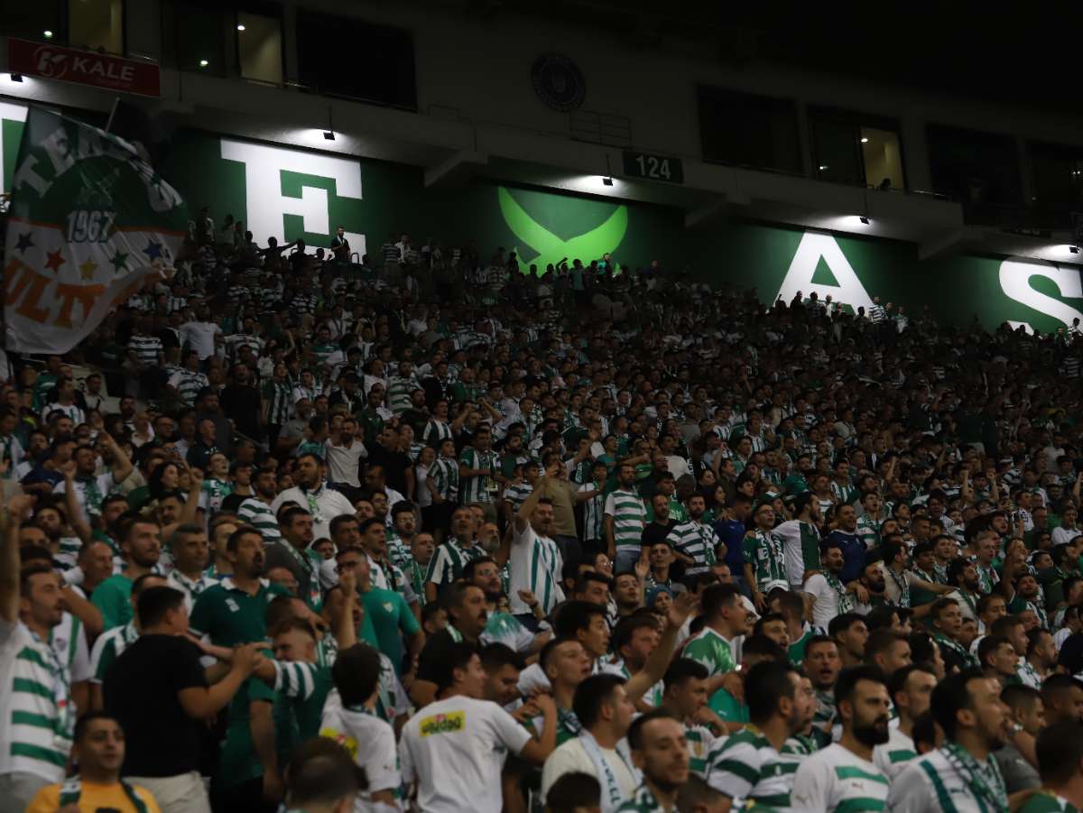 (FOTO GALERİ) Bursaspor-Arnavutköy Belediyespor Maçı Taraftar Fotoğrafları