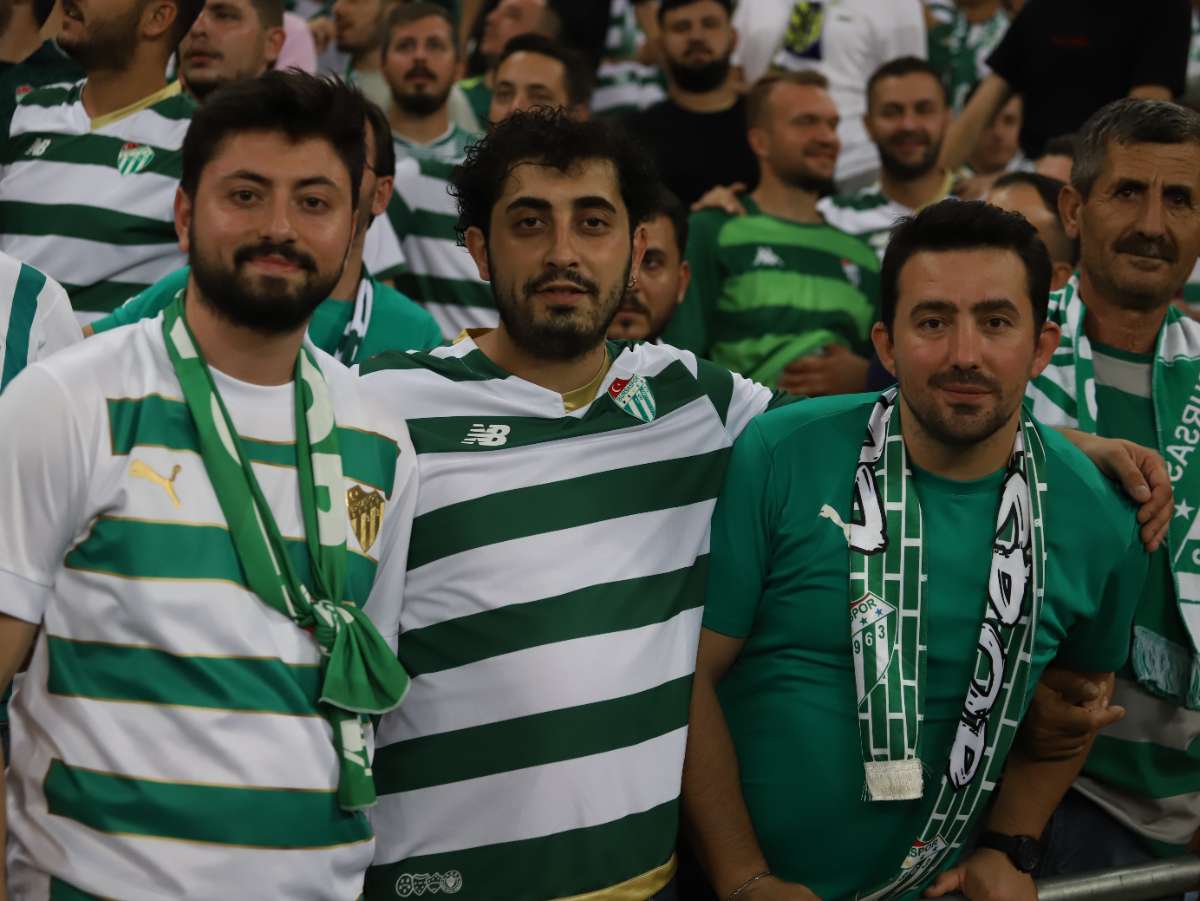 (FOTO GALERİ) Bursaspor-Arnavutköy Belediyespor Maçı Taraftar Fotoğrafları