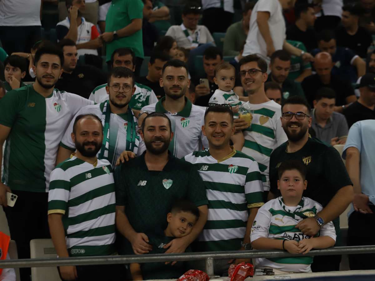 (FOTO GALERİ) Bursaspor-Arnavutköy Belediyespor Maçı Taraftar Fotoğrafları
