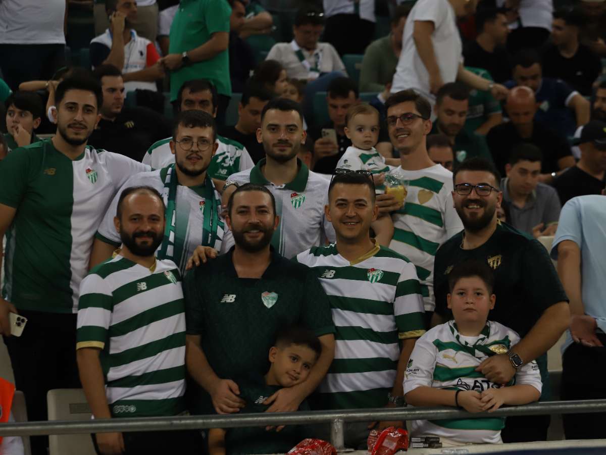(FOTO GALERİ) Bursaspor-Arnavutköy Belediyespor Maçı Taraftar Fotoğrafları