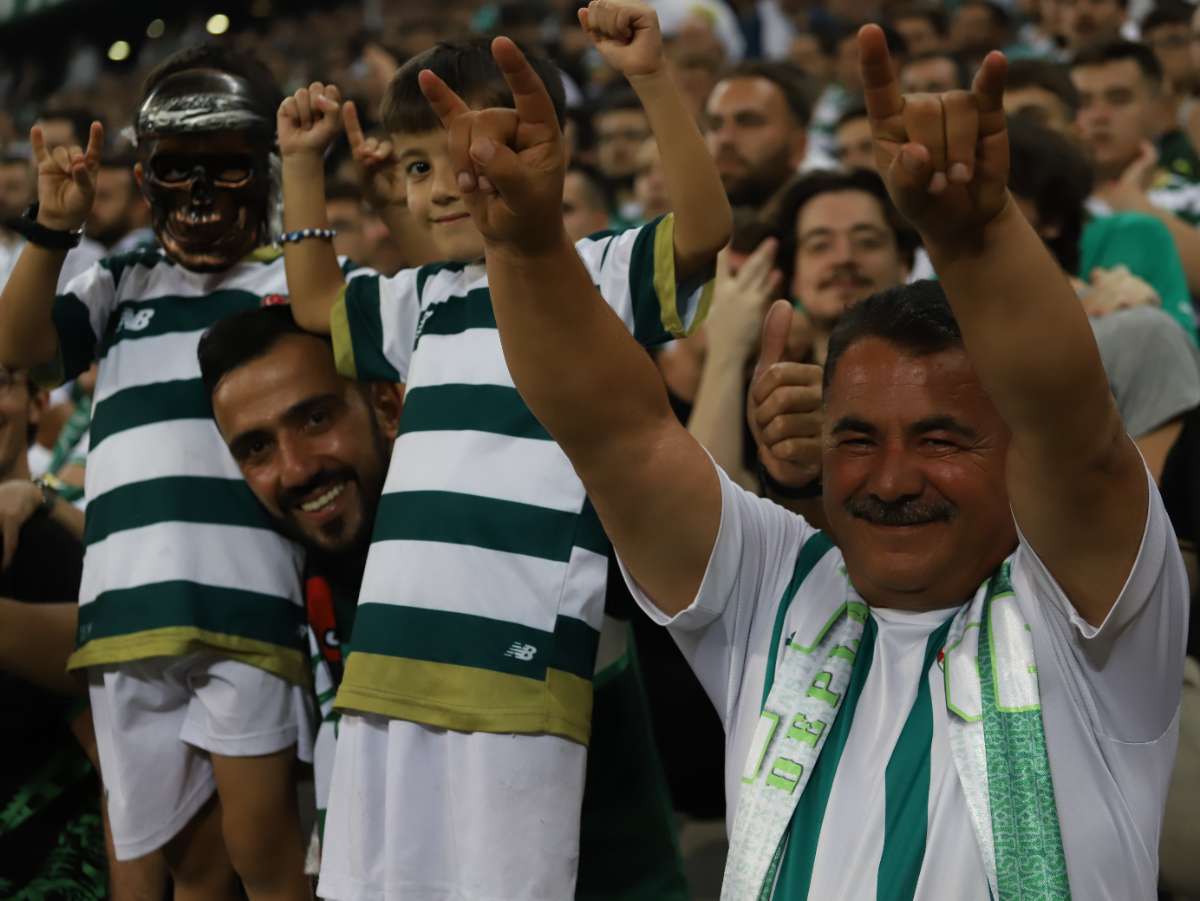 (FOTO GALERİ) Bursaspor-Arnavutköy Belediyespor Maçı Taraftar Fotoğrafları