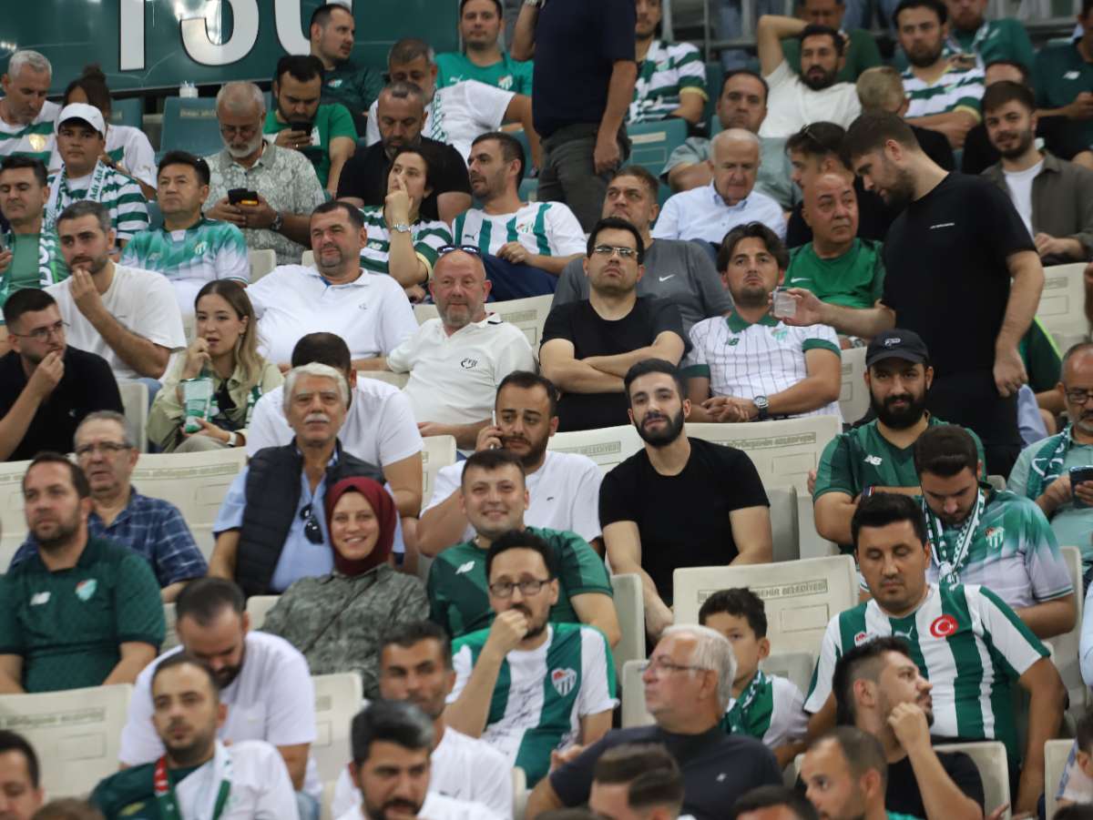 (FOTO GALERİ) Bursaspor-Arnavutköy Belediyespor Maçı Taraftar Fotoğrafları