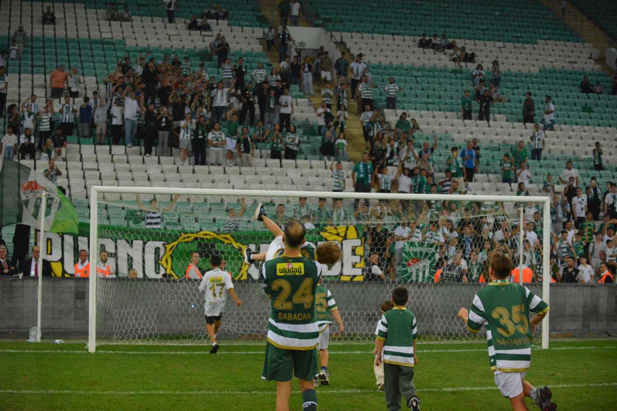 (FOTO GALERİ) Bursaspor-Arnavutköy Belediyespor Maçı Taraftar Fotoğrafları