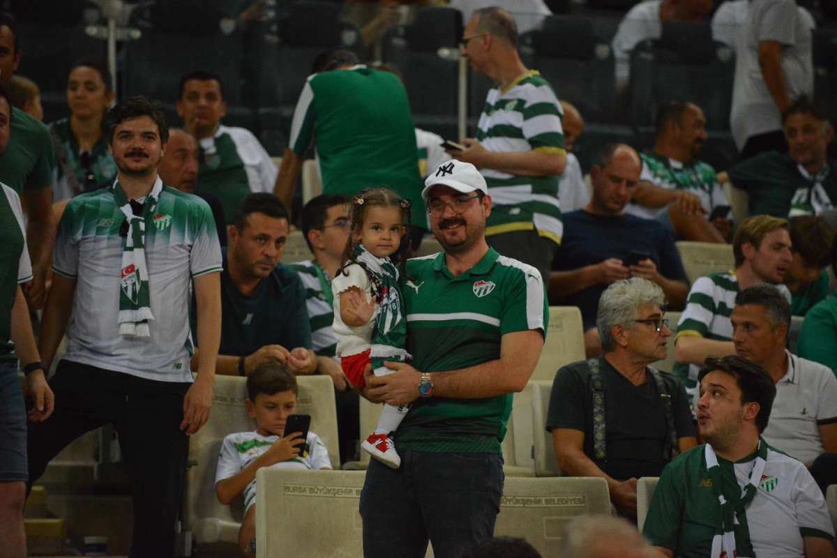 (FOTO GALERİ) Bursaspor-Arnavutköy Belediyespor Maçı Taraftar Fotoğrafları