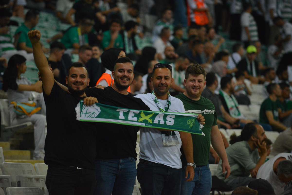 (FOTO GALERİ) Bursaspor-Arnavutköy Belediyespor Maçı Taraftar Fotoğrafları