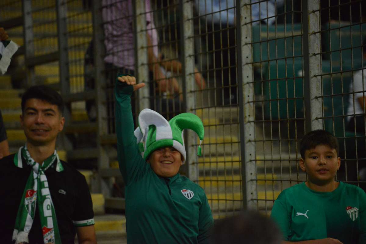 (FOTO GALERİ) Bursaspor-Arnavutköy Belediyespor Maçı Taraftar Fotoğrafları