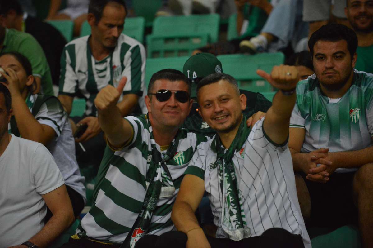(FOTO GALERİ) Bursaspor-Arnavutköy Belediyespor Maçı Taraftar Fotoğrafları