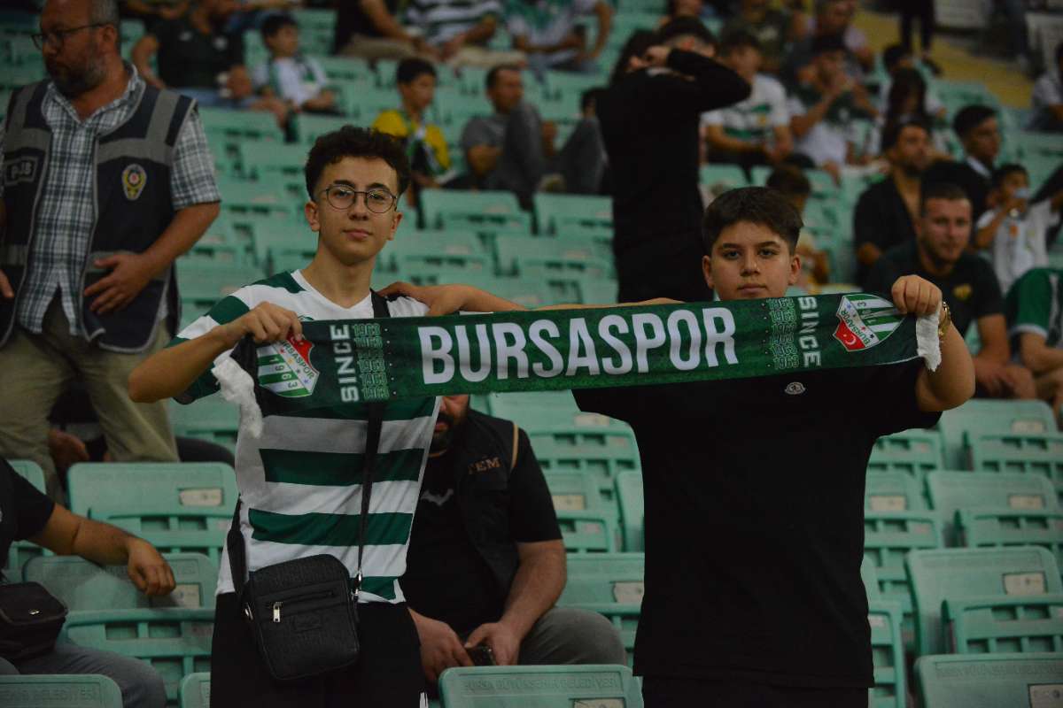(FOTO GALERİ) Bursaspor-Arnavutköy Belediyespor Maçı Taraftar Fotoğrafları