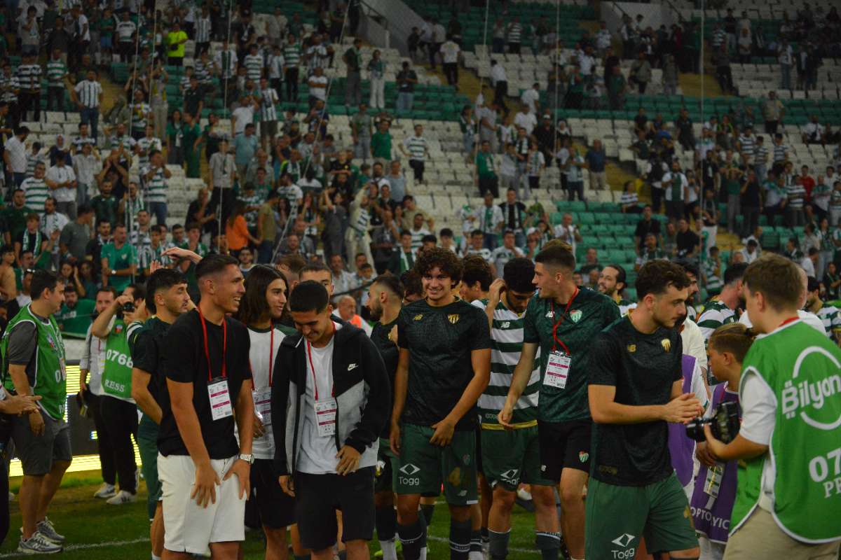 (FOTO GALERİ) Bursaspor-Arnavutköy Belediyespor Maçı Taraftar Fotoğrafları