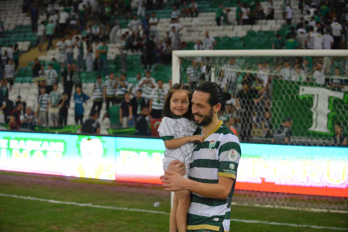 (FOTO GALERİ) Bursaspor-Arnavutköy Belediyespor Maçı Taraftar Fotoğrafları