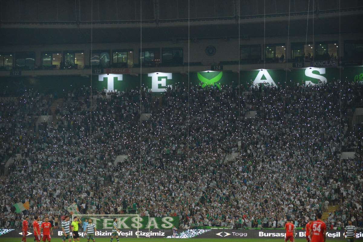 (FOTO GALERİ) Bursaspor-Arnavutköy Belediyespor Maçı Taraftar Fotoğrafları