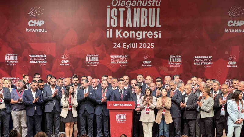 CHP İstanbul Olağanüstü İl Kongresi’nde Özgür Çelik il başkanı seçildi