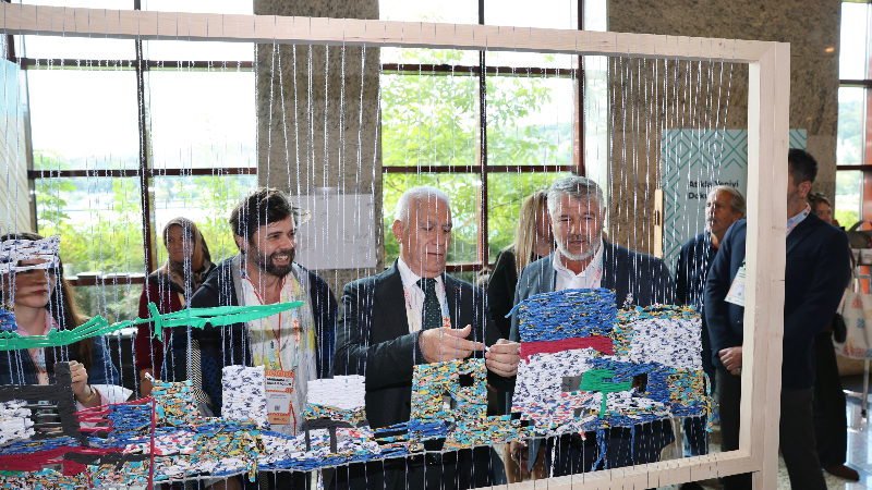 Denizden çıkan atıklar Marmara Forum’da sergilendi