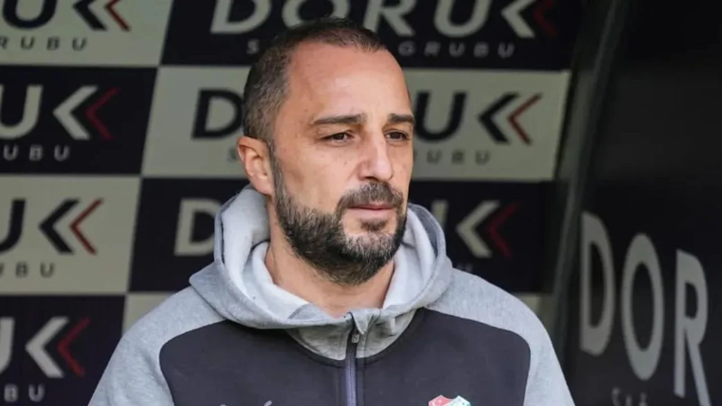 Adem Çağlayan istifa ettiğini duyurdu!