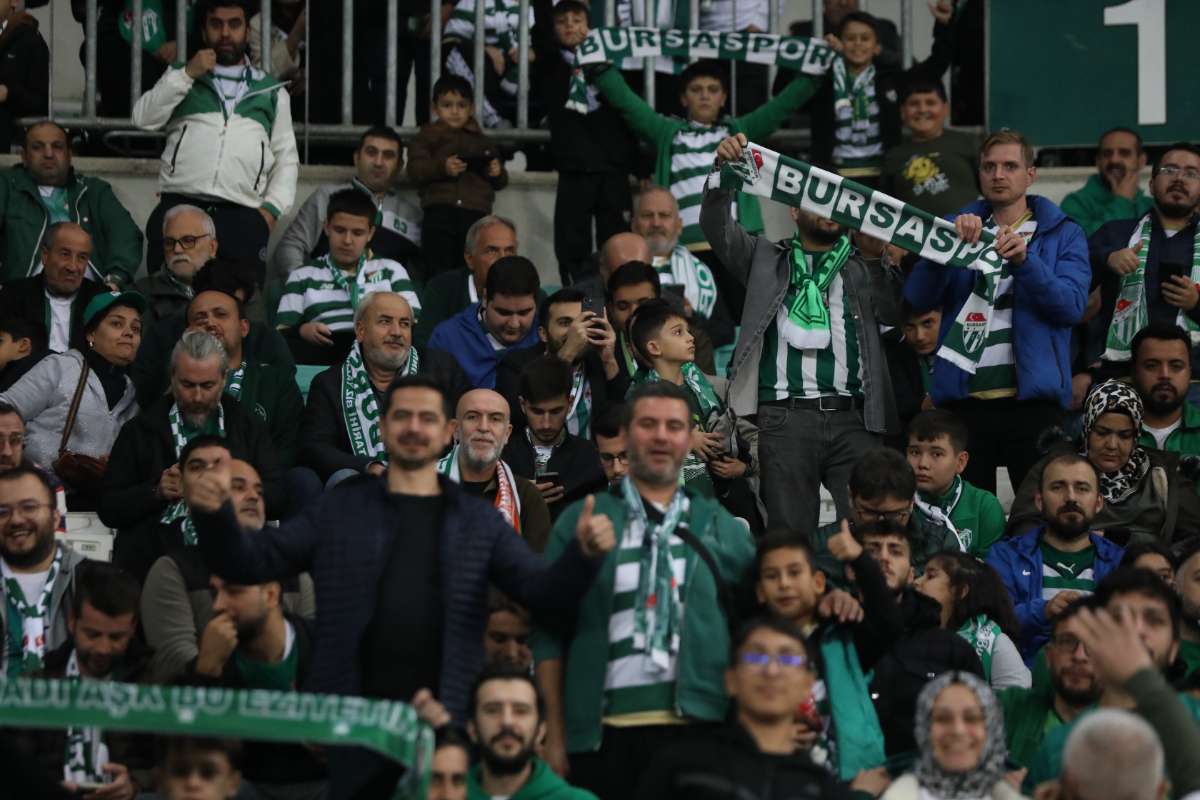 (FOTO GALERİ) Bursaspor-Menemen FK Taraftar Fotoğrafları-1