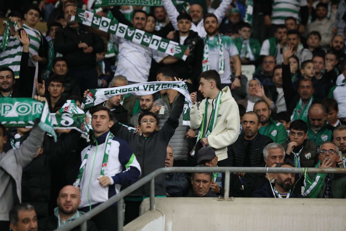 (FOTO GALERİ) Bursaspor-Menemen FK Taraftar Fotoğrafları-1