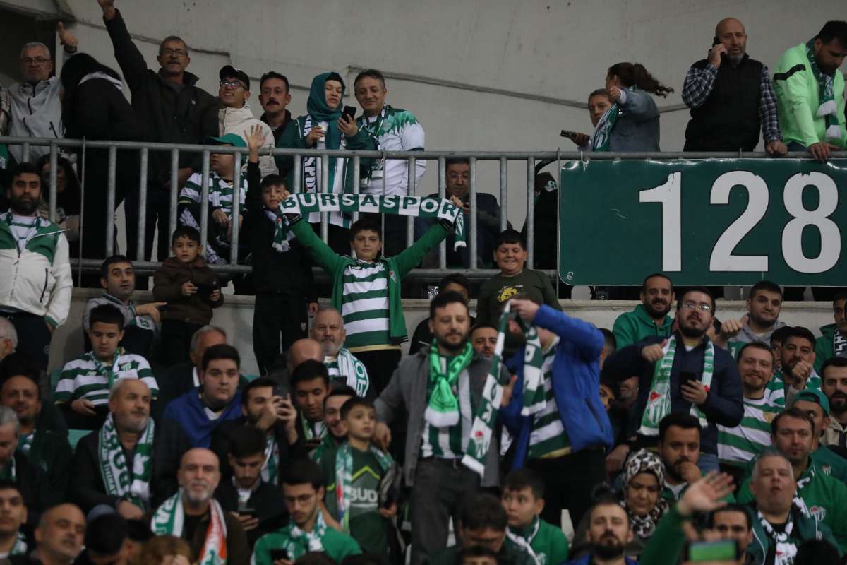(FOTO GALERİ) Bursaspor-Menemen FK Taraftar Fotoğrafları-1