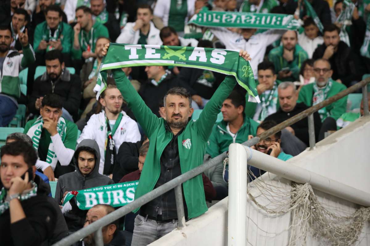 (FOTO GALERİ) Bursaspor-Menemen FK Taraftar Fotoğrafları-1