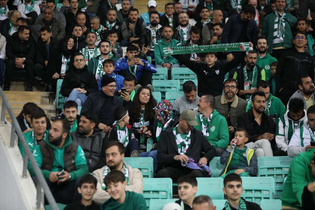 (FOTO GALERİ) Bursaspor-Menemen FK Taraftar Fotoğrafları-1