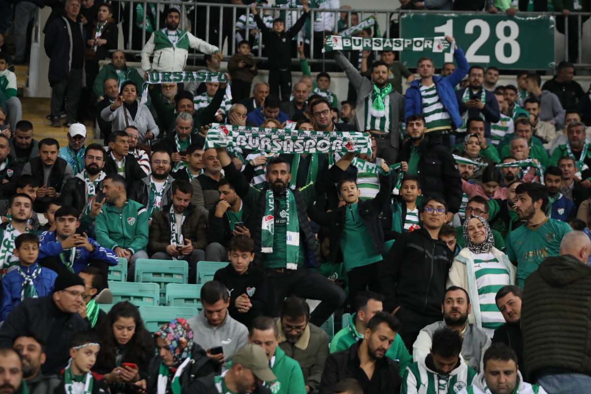 (FOTO GALERİ) Bursaspor-Menemen FK Taraftar Fotoğrafları-1